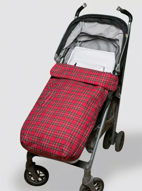 White Cover with Sack Light Chair Balmoral Red